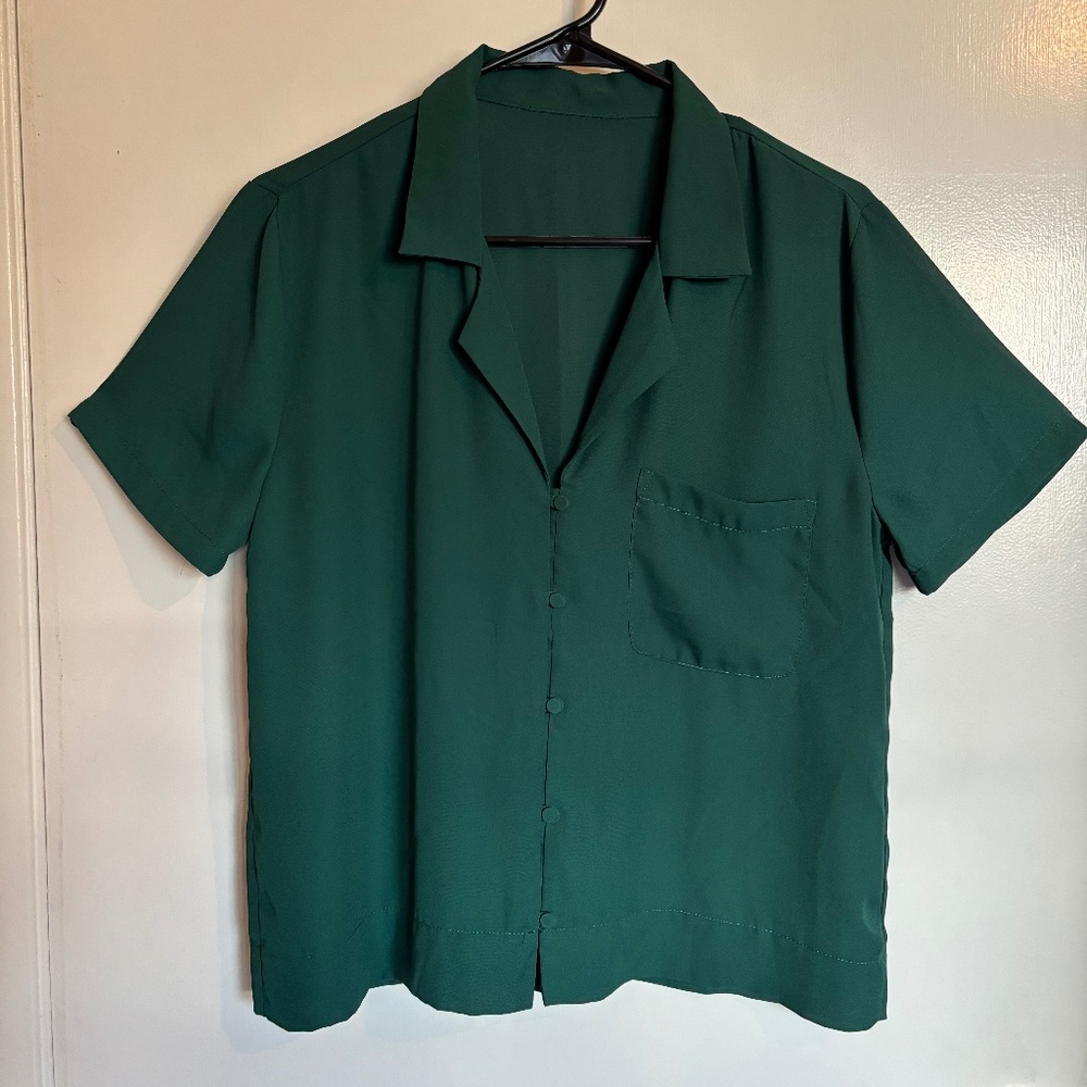 Emerald Green Short Sleeve Button-Up Blouse